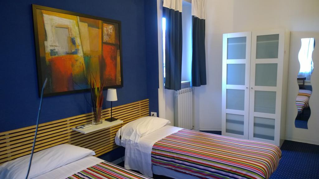 Almi Rooms Roma Quarto foto
